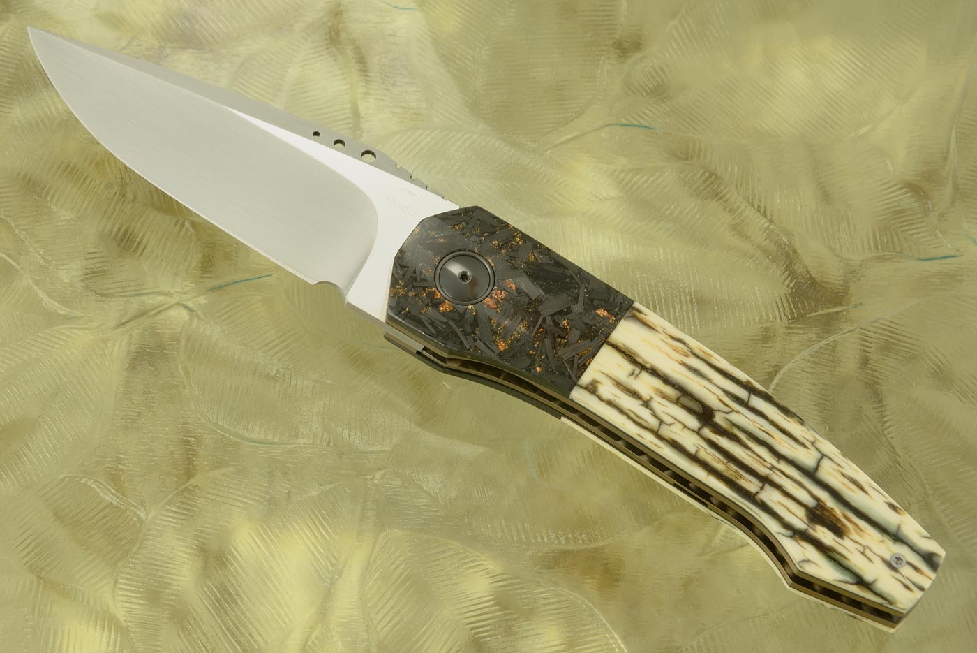 Front Flipper with Bark Mammoth Ivory and Copperflake Shred Carbon Fiber - M390
