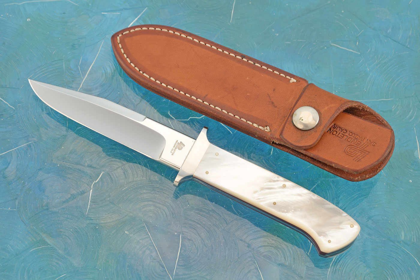 Boot Knife with Whitelip Mother of Pearl