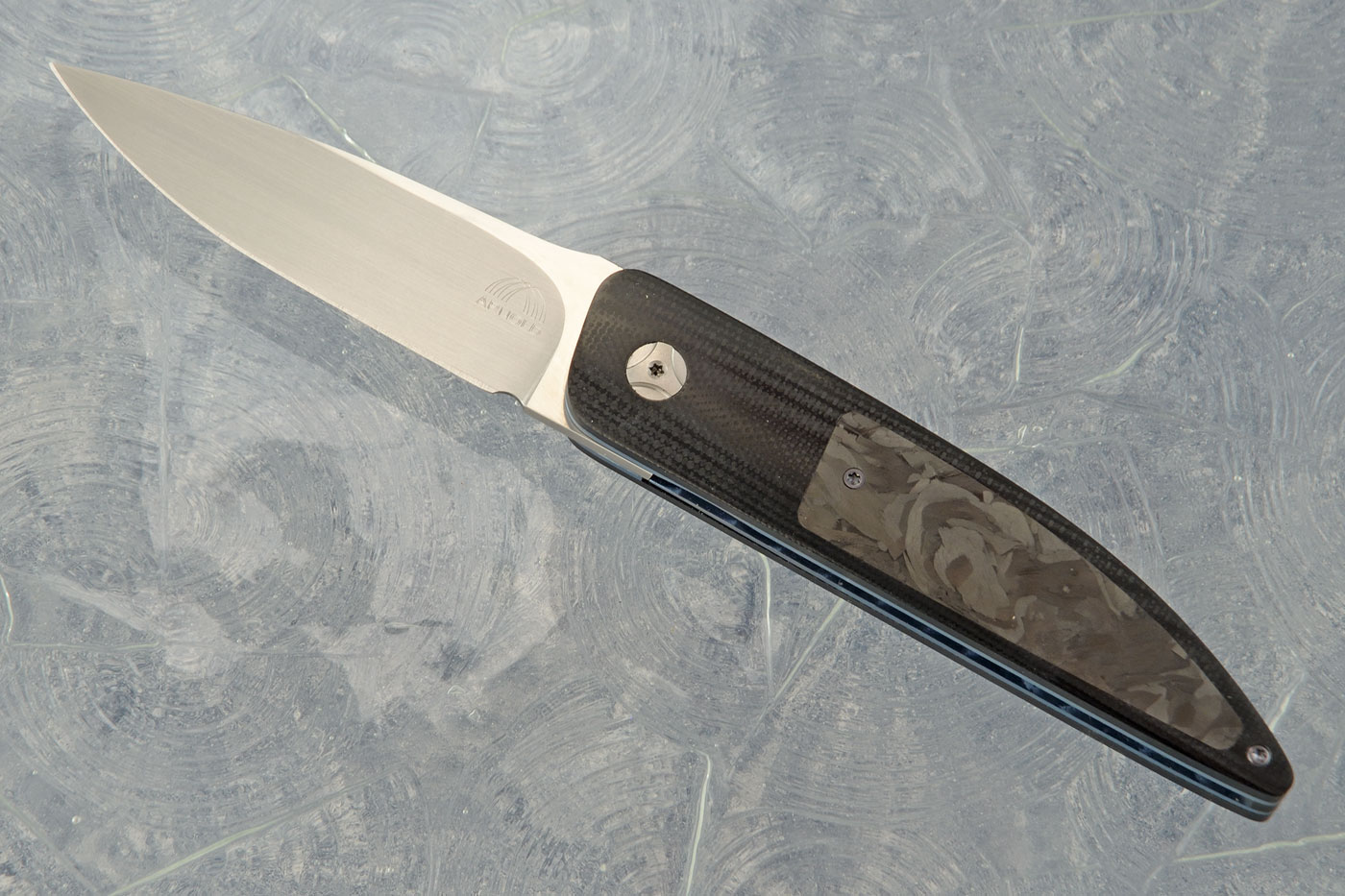 Oyster Front Flipper with Black G10 and Carbon Fiber