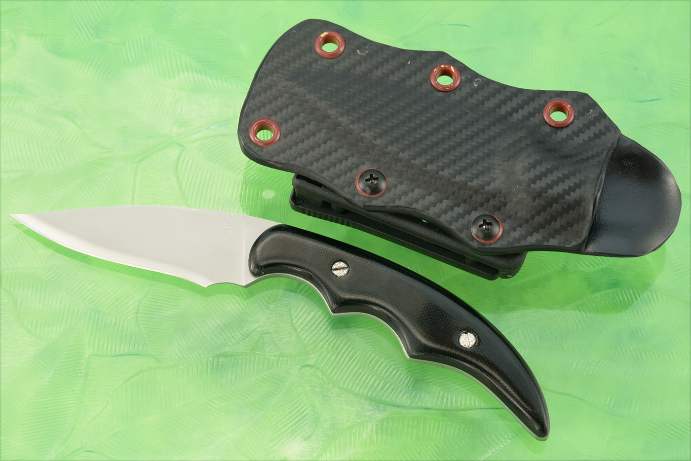 Batwing Utility with Black G10