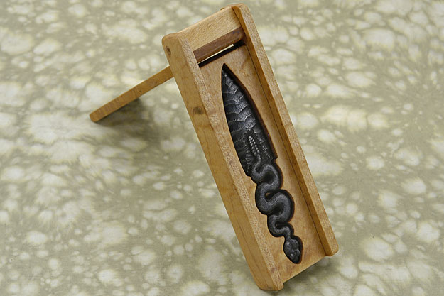 Knapped Steel Rattlesnake Effigy Dagger