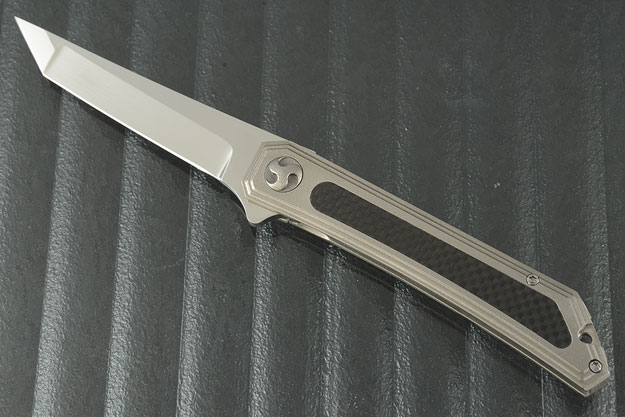 Flipping Tanto with Titanium and Carbon Fiber