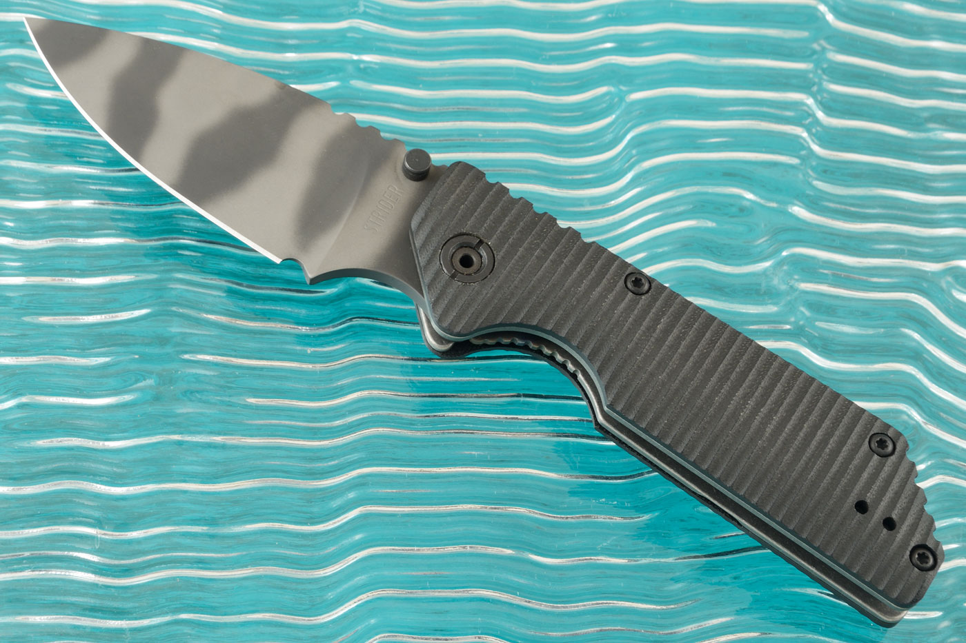 AR, Grooved Black G10 and Tiger Stripe Finish